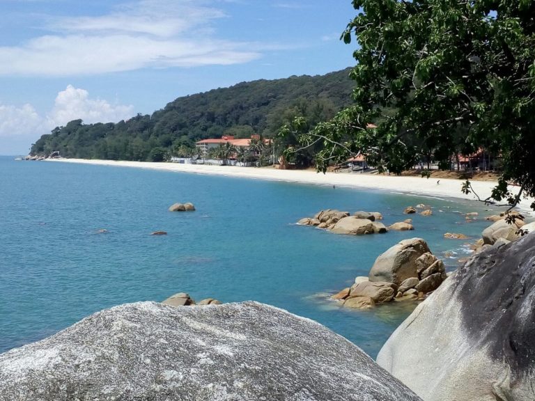 Teluk Chempedak Beach